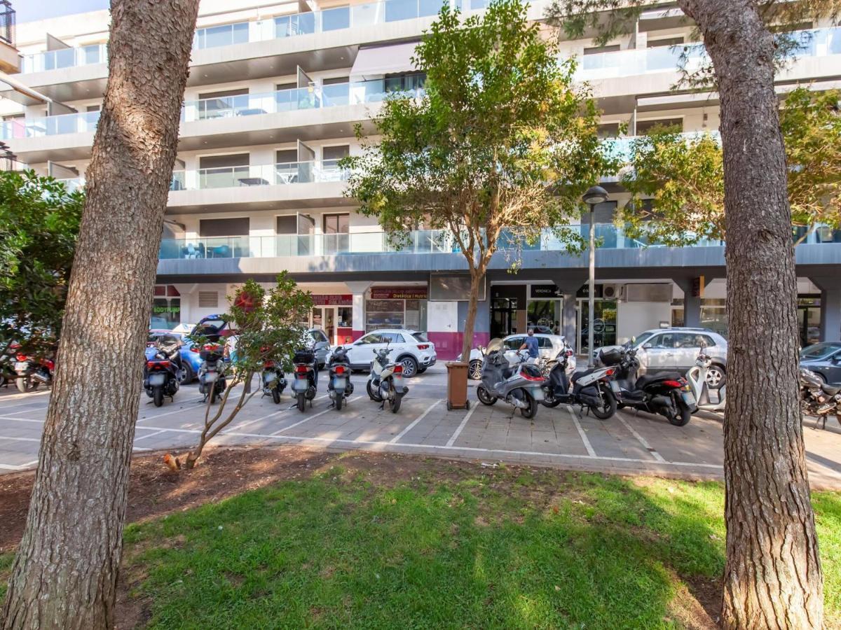 Belvilla By Oyo Modern Apartment In פלאמוס מראה חיצוני תמונה