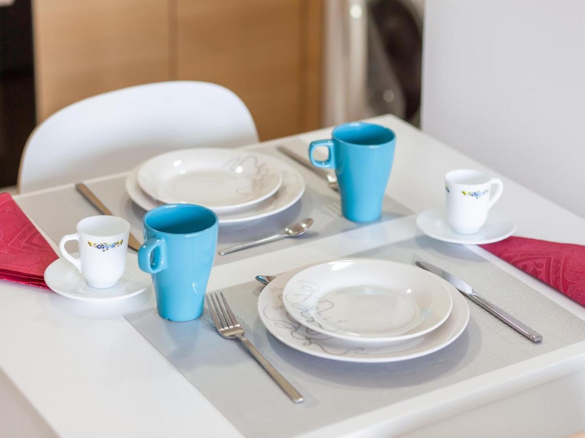 Belvilla By Oyo Modern Apartment In פלאמוס מראה חיצוני תמונה