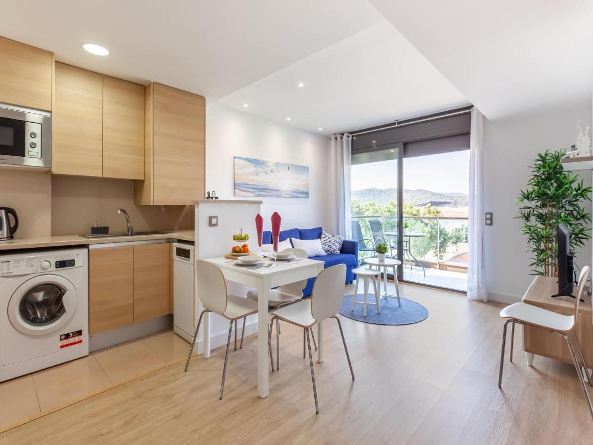 Belvilla By Oyo Modern Apartment In פלאמוס מראה חיצוני תמונה